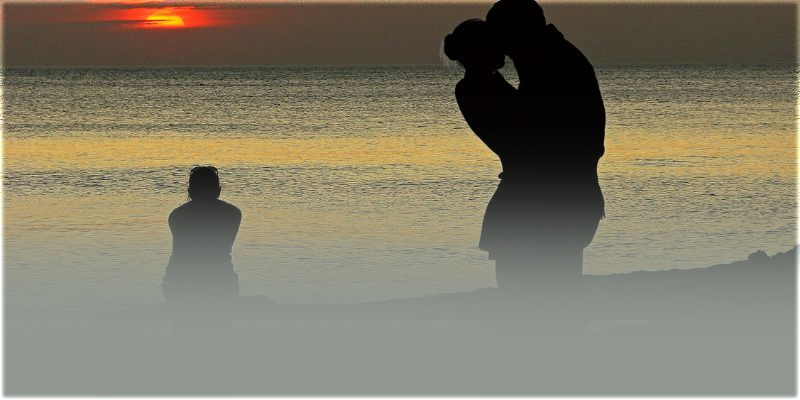 Ngủ mơ thấy yêu cũ có hành động ôm mình